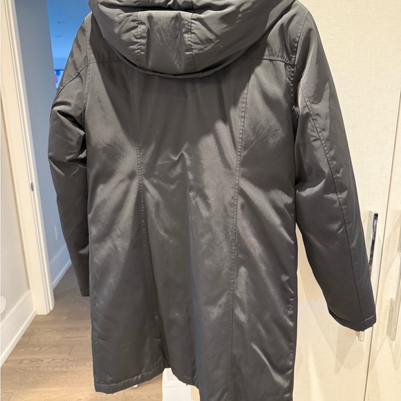 Winter downfilled coat. - Picture 2 of 3